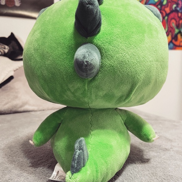 Stuffed Hello kitty Dragon - Picture 5 of 5